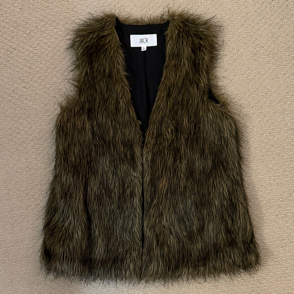 Jack by BB Dakota Faux Fur Vest in Brown and Black